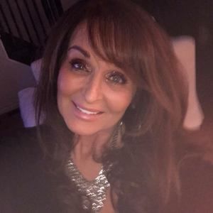 Meet your Posher, Rina